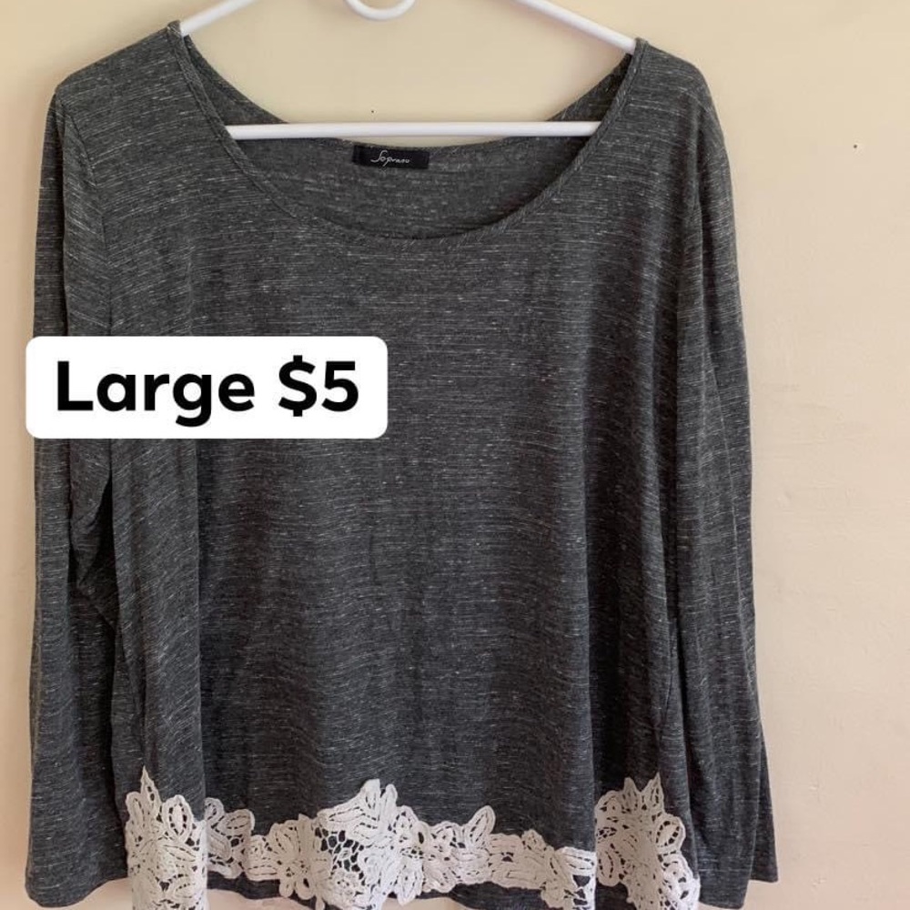 Women’s shirt size large